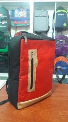 Mặt bên balo laptop chống nước