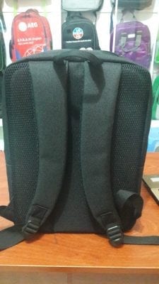 Mặt sau balo laptop chống nước
