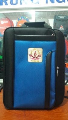 Mặt trước balo laptop đa năng