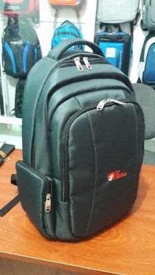 Mặt bên balo laptop cao cấp