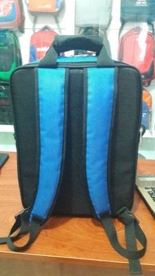 Mặt sau balo laptop đa năng