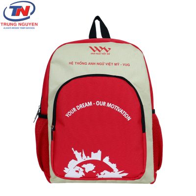Mặt trước balo đẹp đi học cho nữ ở trung tâm ngoại ngữ