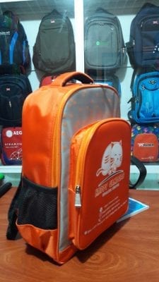 Mặt bên balo nhỏ gọn cho nữ đi học